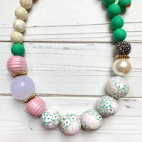 Sweet Pink and Green Queen Mum Choker Necklace