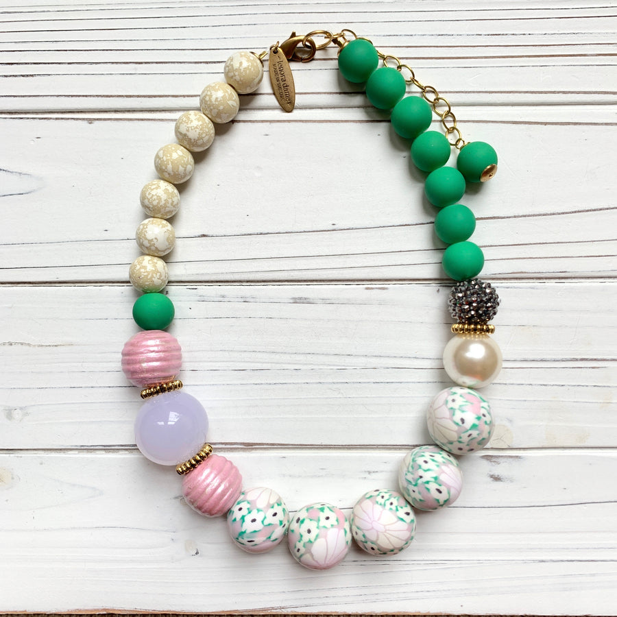 Sweet Pink and Green Queen Mum Beaded Necklace