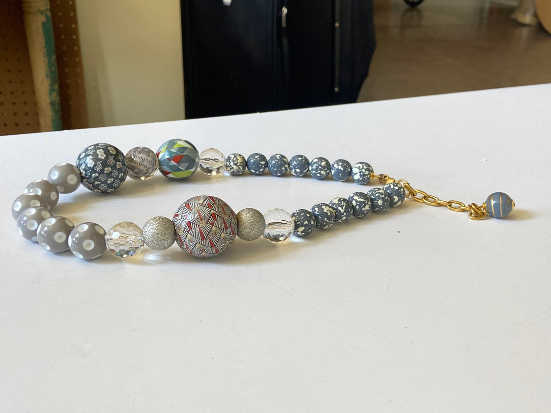 Grayscale Queen Mum Choker Necklace