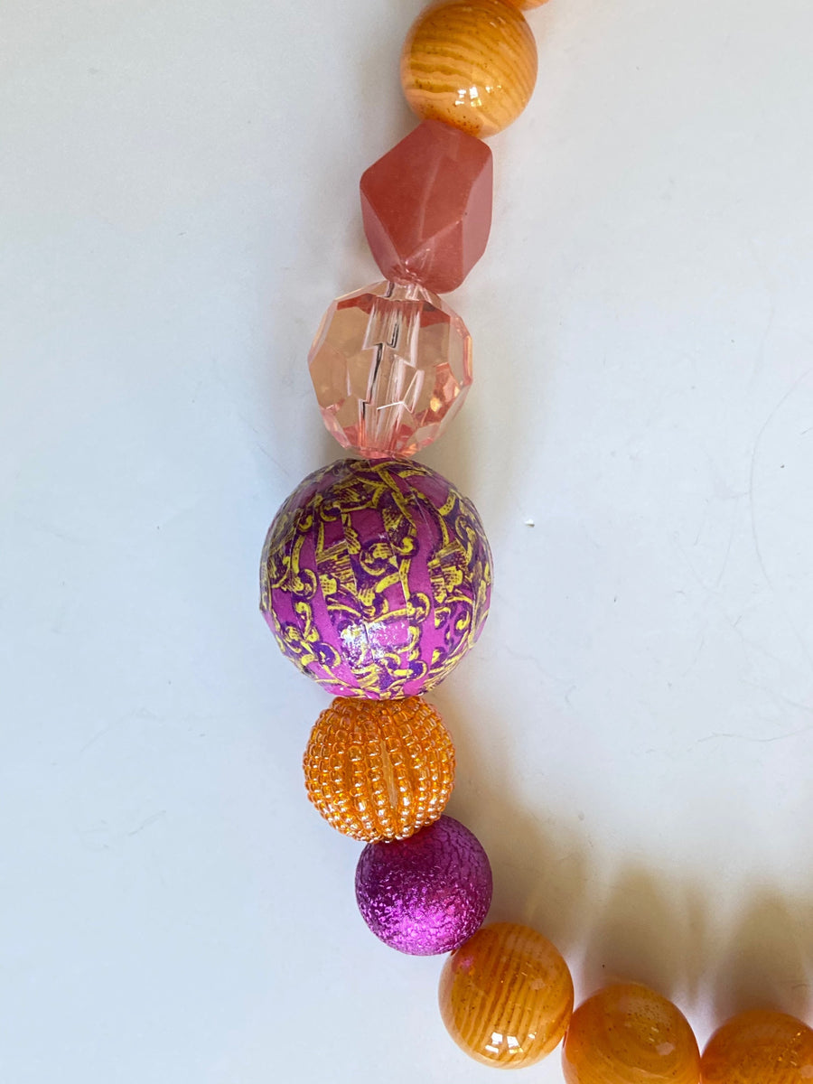 Queen Mum Lipgloss Choker Necklace
