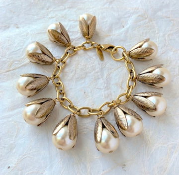 Classic Bead Cap Shiny Pearl Charm Bracelet