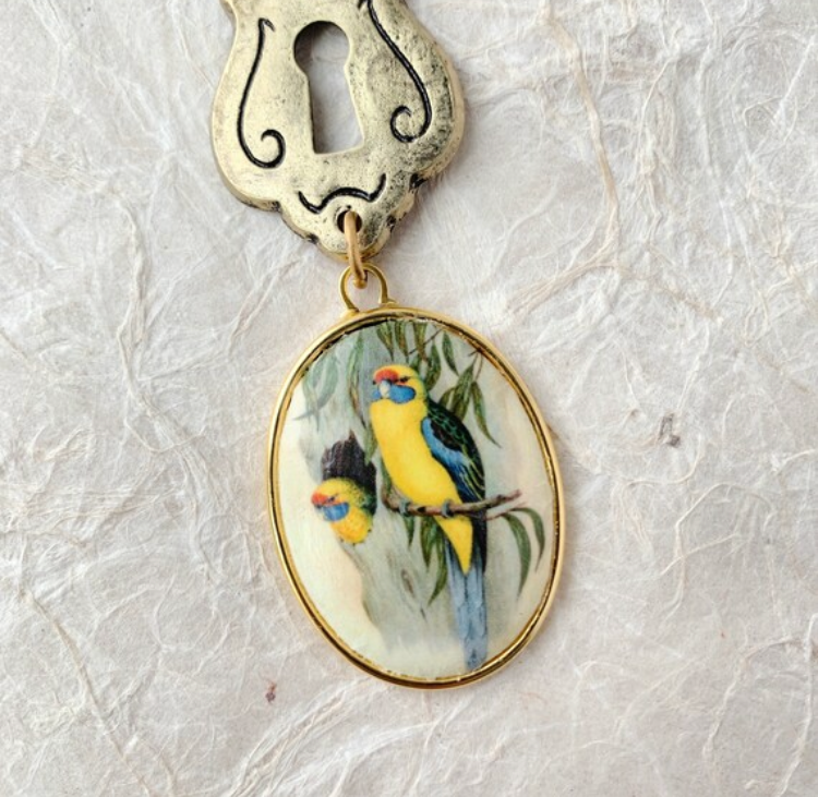Vintage Bird Art and Keyhole Pendant Pearl Necklace