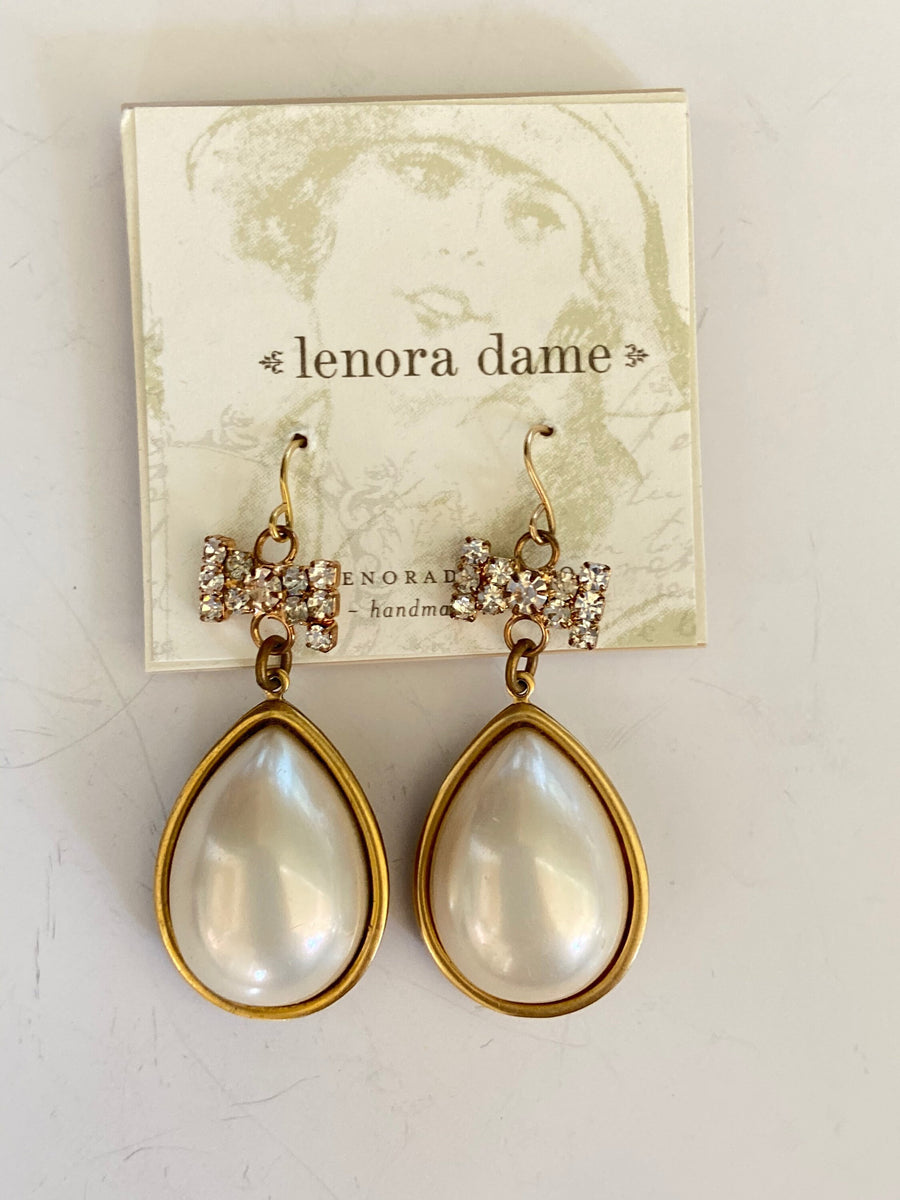 Lenora Dame Sweetheart Teardrop Pearl Earrings
