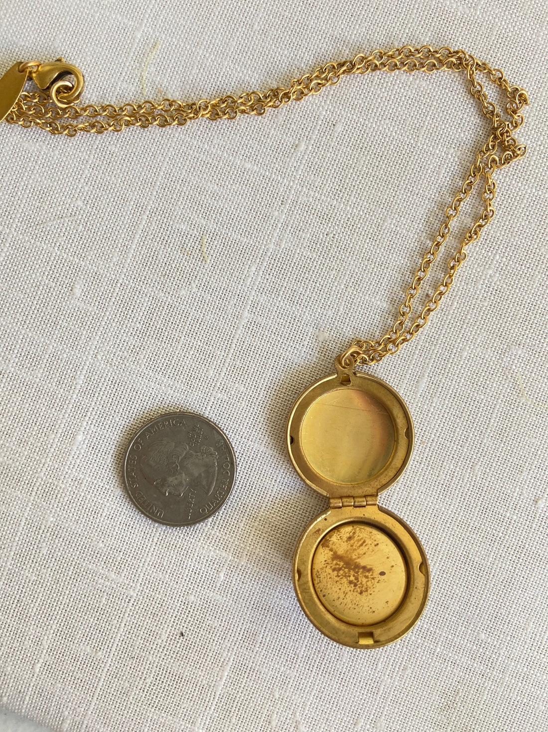 Lenora Dame Jet Locket