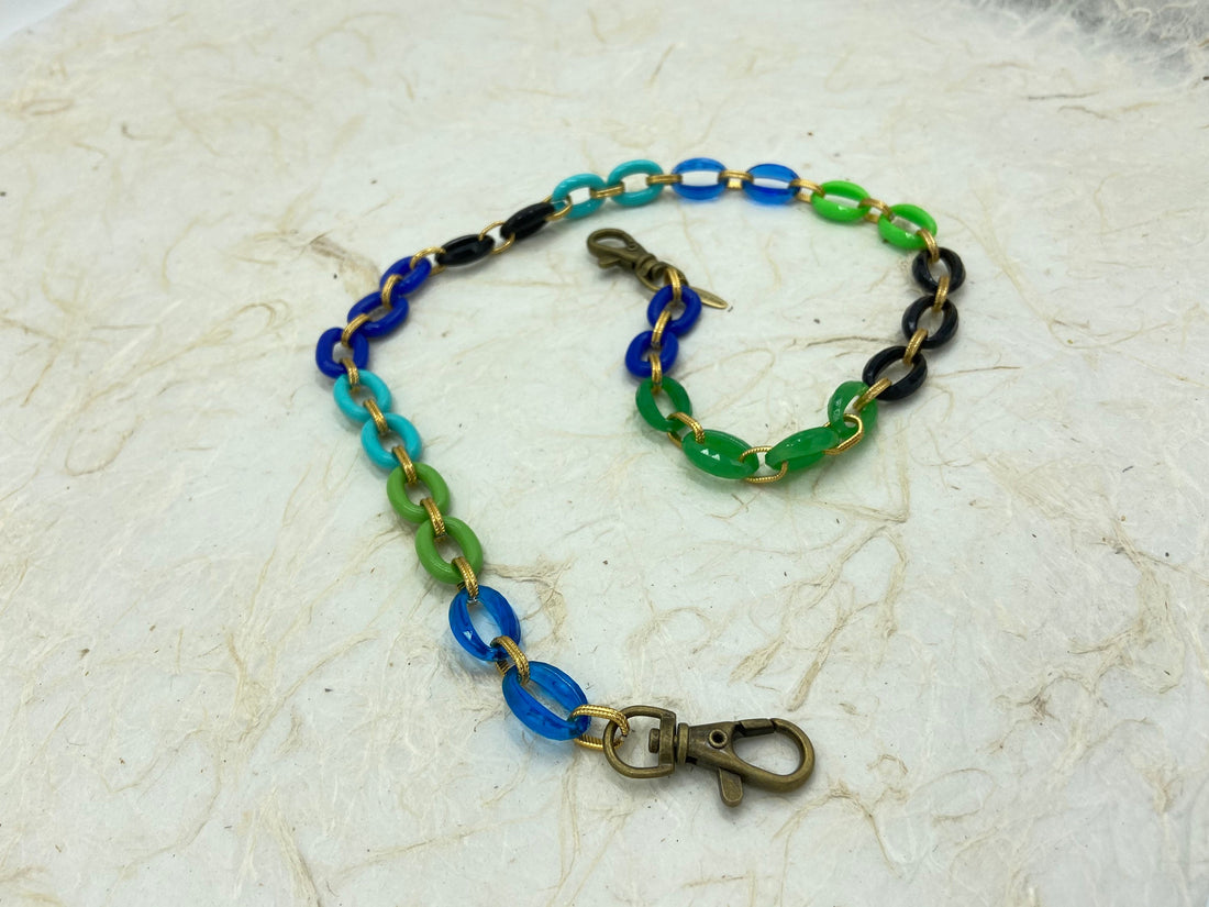 Lenora Dame Clover Mask Chain