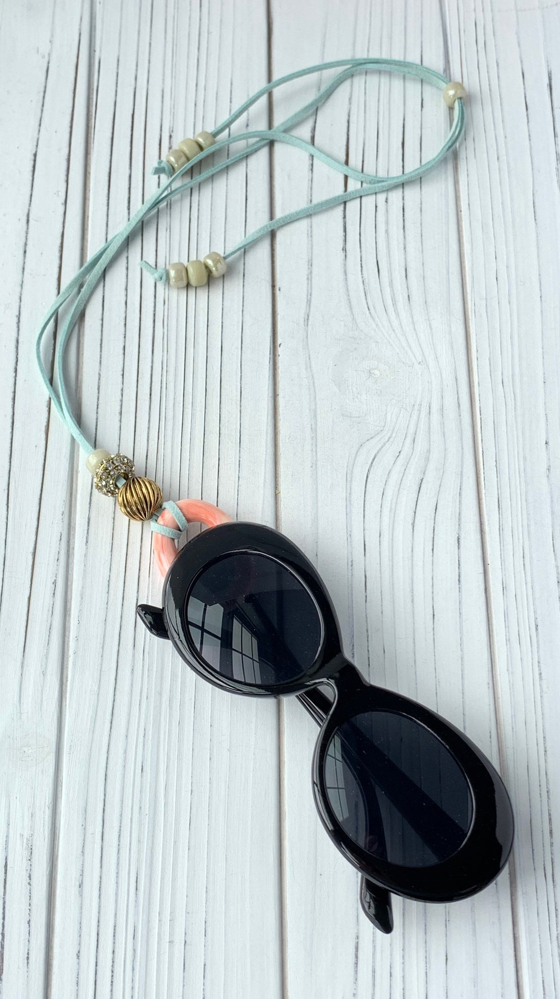 Lenora Dame Coastal Sunglasses Catcher/Eyeglasses Catcher - Stocking Stuffer - Secret Santa - Coworker and Teacher Gift