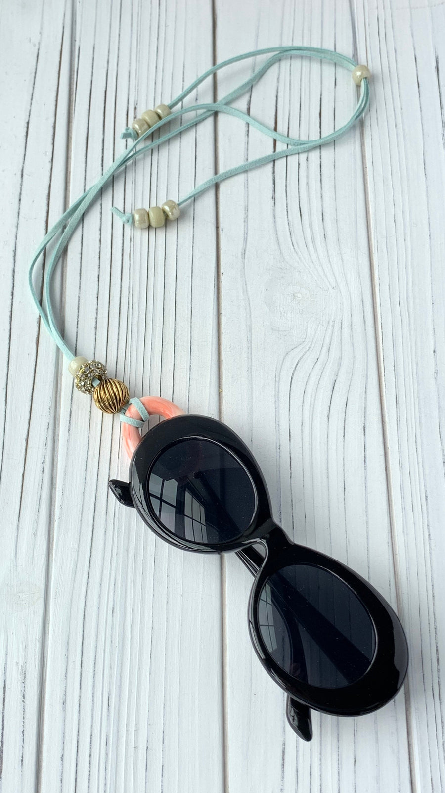 Lenora Dame Coastal Sunglasses Catcher/Eyeglasses Catcher - Stocking Stuffer - Secret Santa - Coworker and Teacher Gift