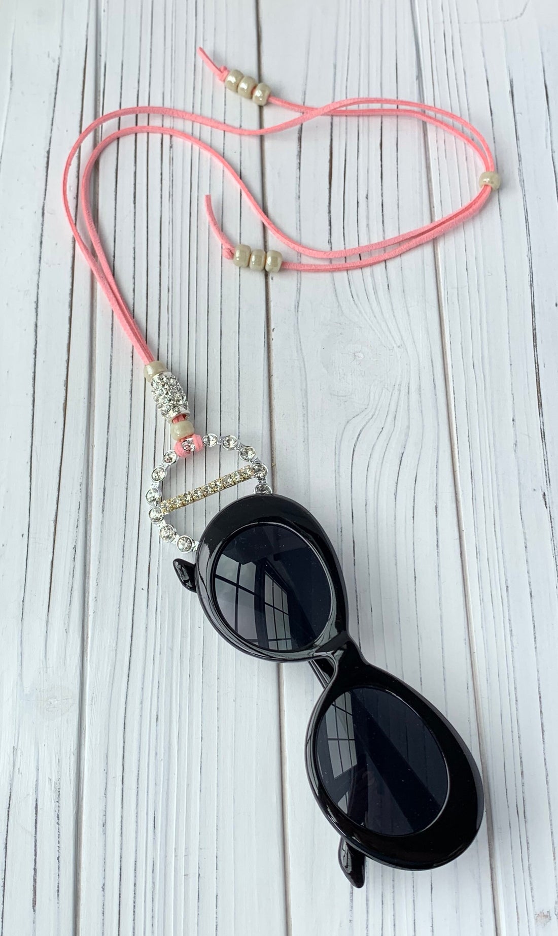 Lenora Dame Pink Pumps Sunglasses Catcher/Eyeglasses Catcher