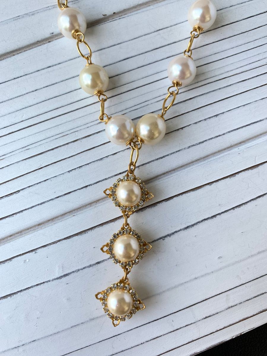 Lenora Dame 3-Pearl Drop Classic Necklace