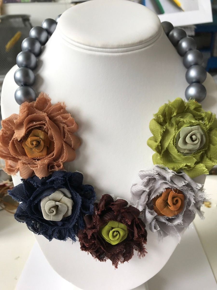 Lenora Dame Chiffon Rose Glass Pearl Statement Necklace