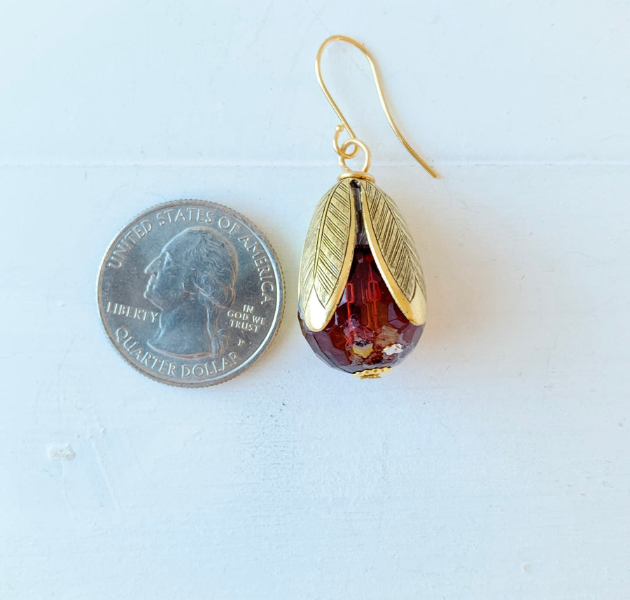 Lenora Dame Crackle Lucite Bead Cap Earring in Cranberry