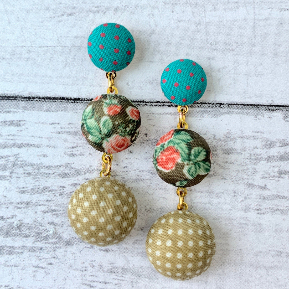 Lenora Dame Cute As A Button Earrings in Sand