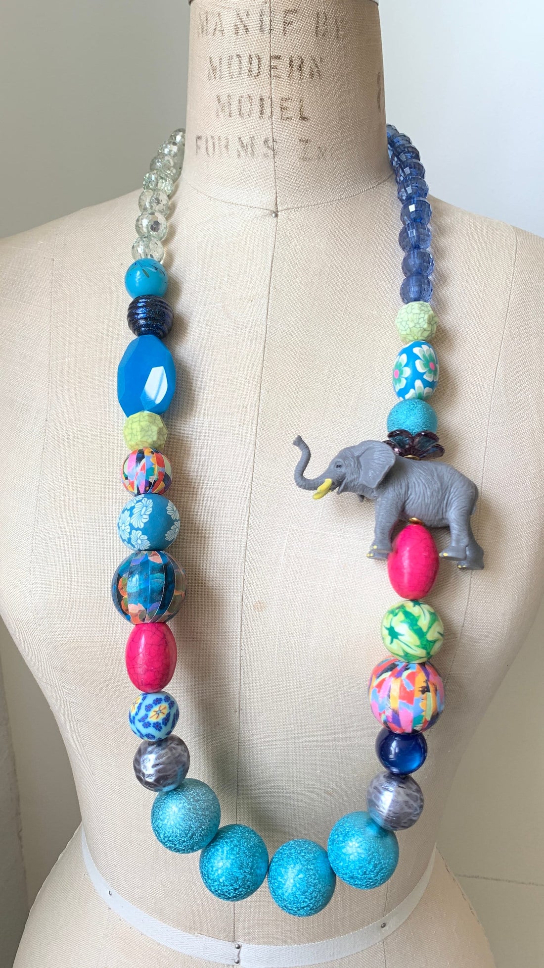 Lenora Dame Elephant Queen Mum Necklace