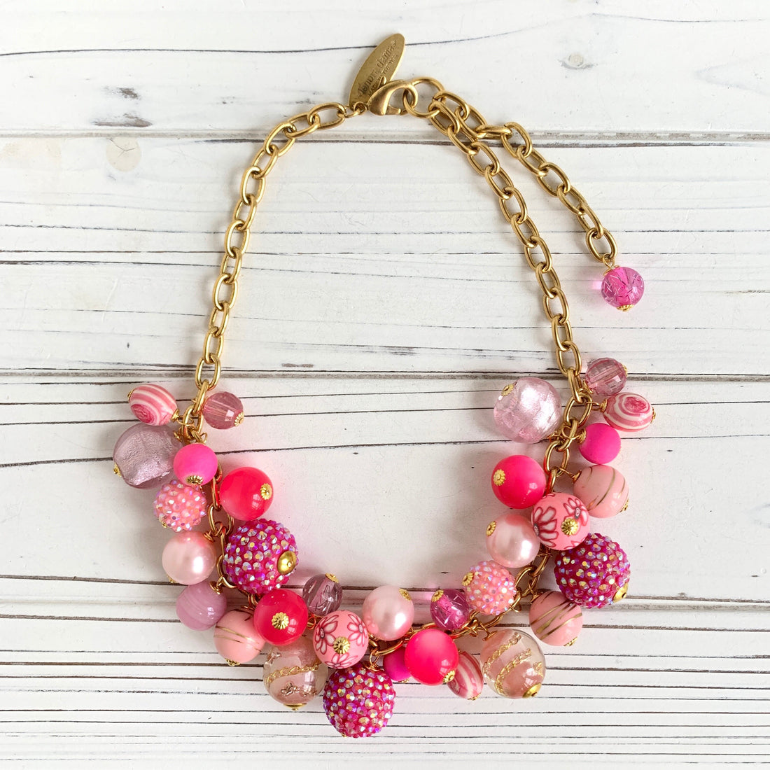 Karatcart Gold Plated Pink Tumble and Pearl Choker Necklace Set